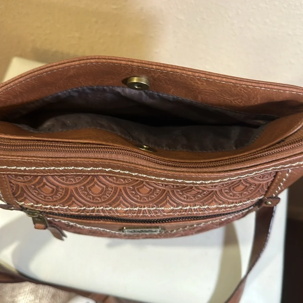B o c Crossbody bag